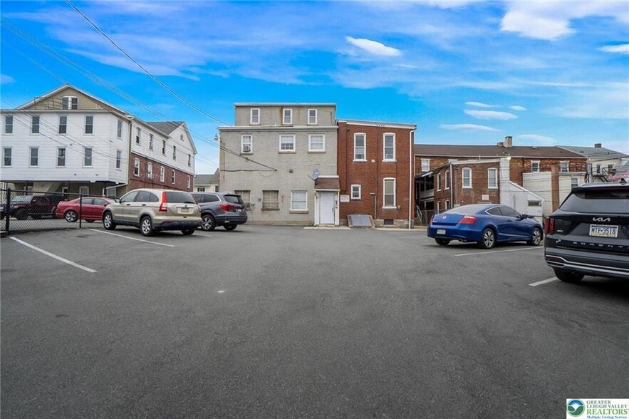 164-168 W Main St, Kutztown, PA à vendre - Photo du bâtiment - Image 3 de 3