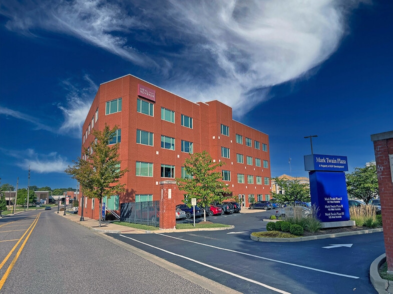 105 W Vandalia St, Edwardsville, IL for lease - Building Photo - Image 3 of 6