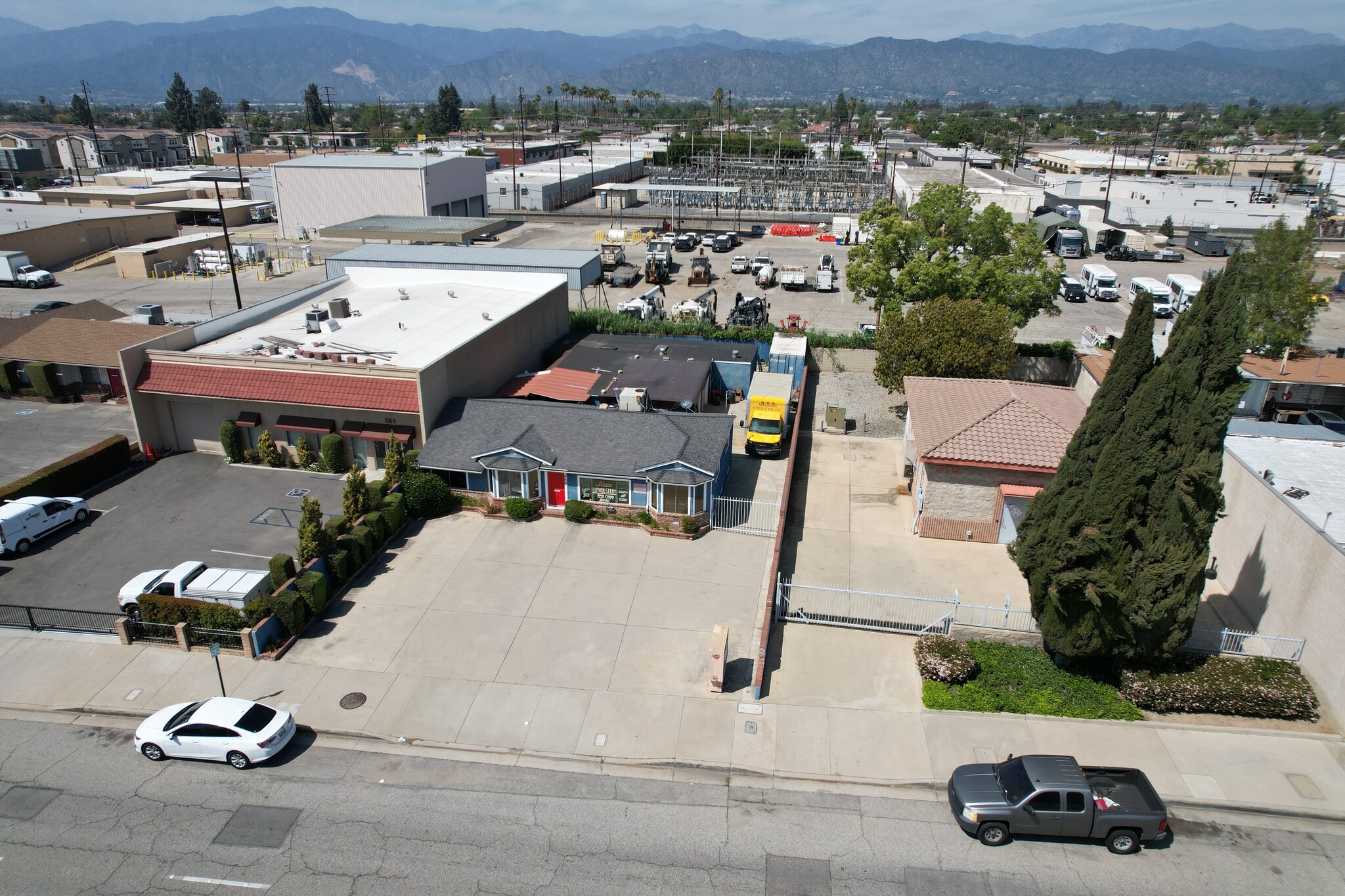 569 E San Bernardino Rd, Covina, CA for lease Building Photo- Image 1 of 3