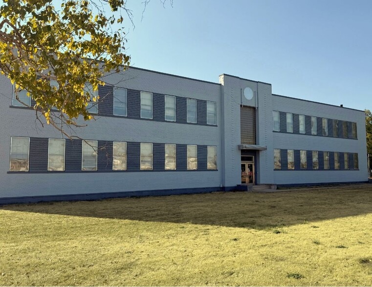 1501 S 19th St, Mattoon, IL à louer - Photo du bâtiment - Image 1 de 9