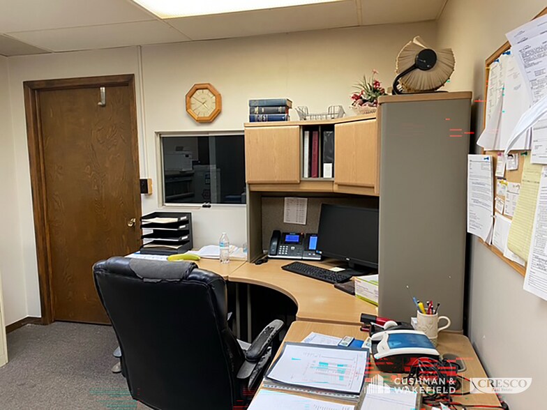 880 Infirmary Rd, Elyria, OH for lease - Building Photo - Image 2 of 11