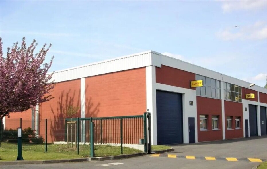 Flex dans Villepinte à louer - Photo du bâtiment - Image 3 de 3