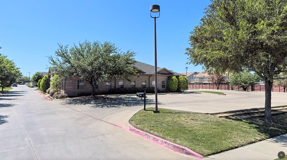 200 Meadowlands Blvd, Keller, TX à vendre - Photo du bâtiment - Image 2 de 17