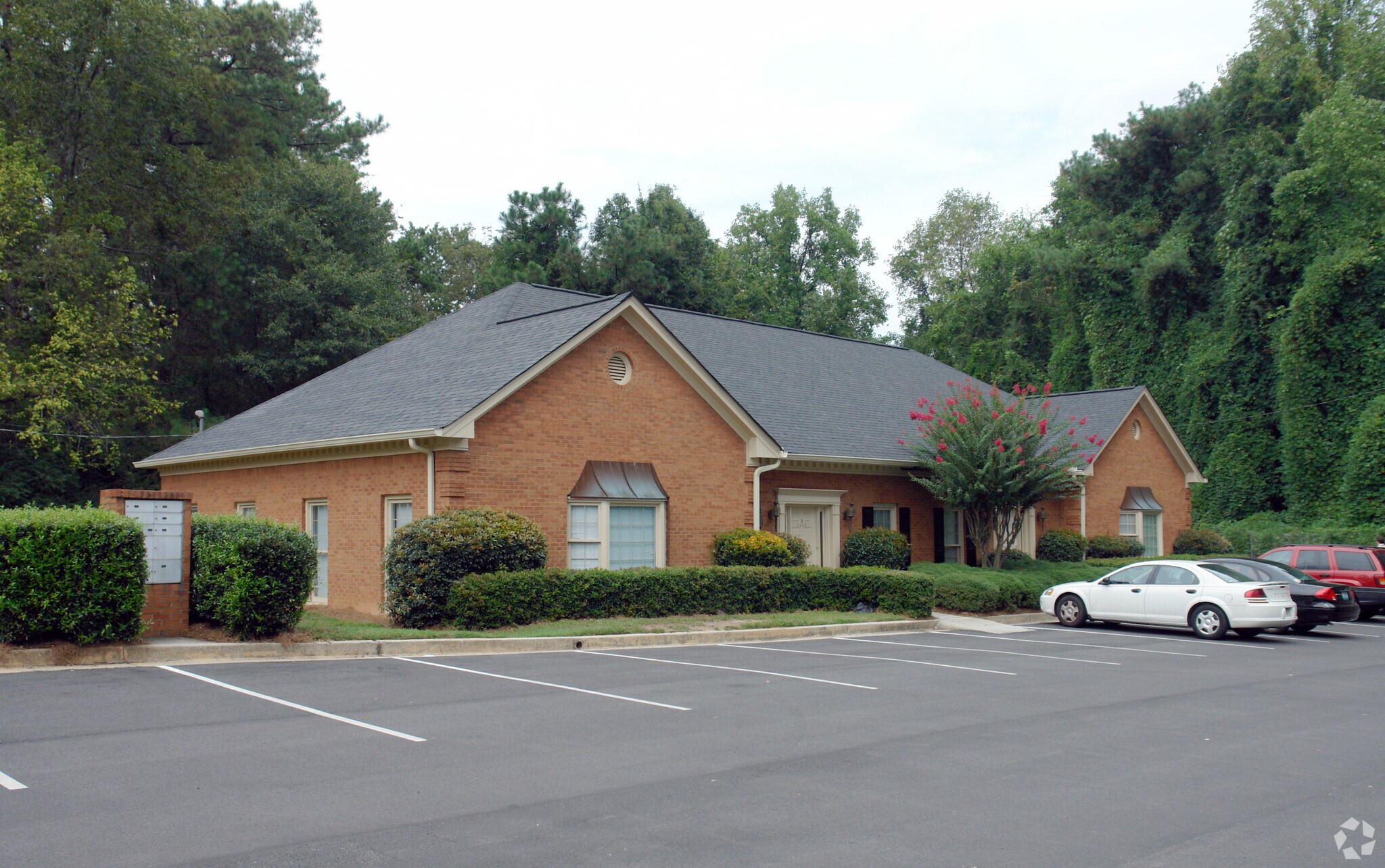 1439 McLendon Dr, Decatur, GA à vendre Photo principale- Image 1 de 10