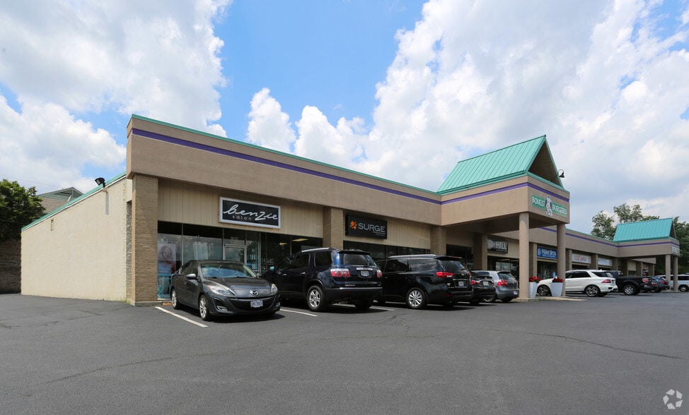 9717-9731 Montgomery Rd, Cincinnati, OH for lease - Building Photo - Image 3 of 9