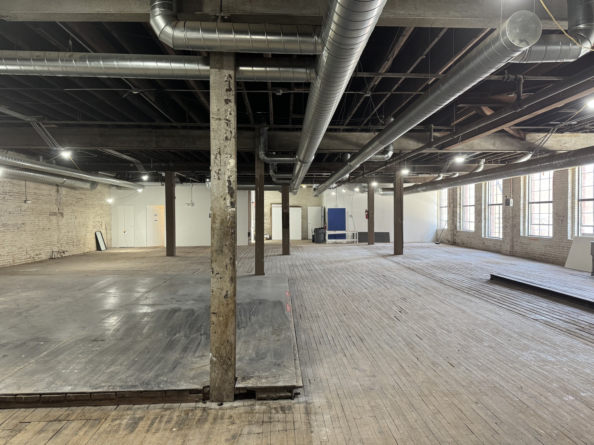 1400 W 13th St, Kansas City, MO for lease Building Photo- Image 1 of 3