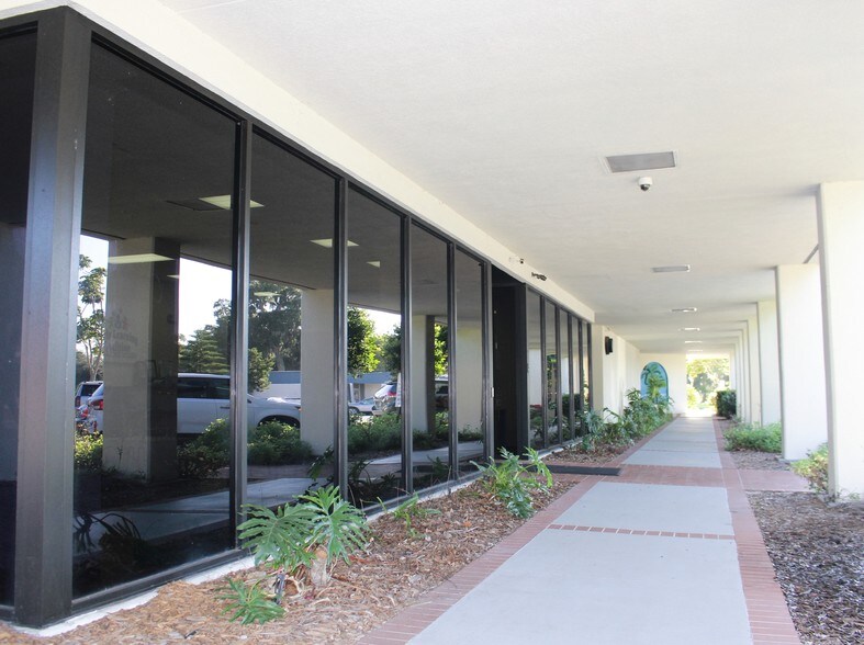 600 8th Ave W, Palmetto, FL à vendre - Photo du bâtiment - Image 2 de 23