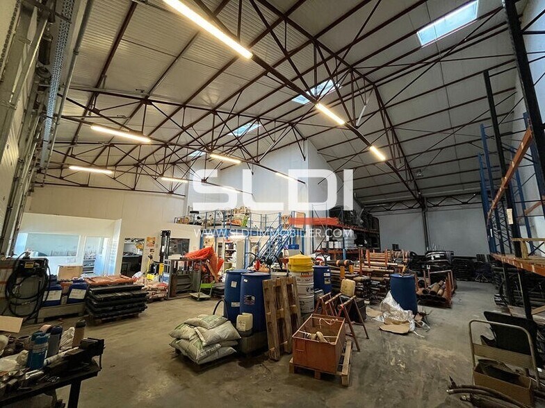 Avenue Franklin Roosevelt, Vaulx-en-Velin for lease - Building Photo - Image 3 of 9