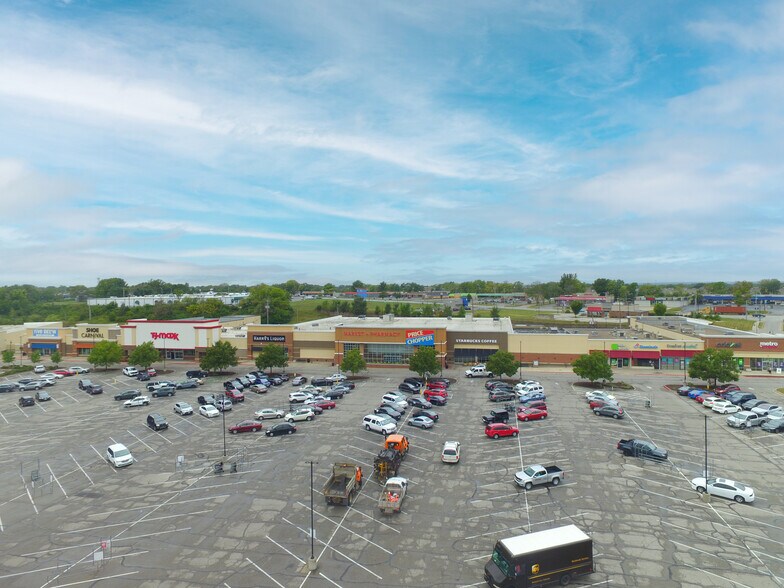 12020-12420 Blue Ridge Blvd, Grandview, MO for lease - Building Photo - Image 1 of 5