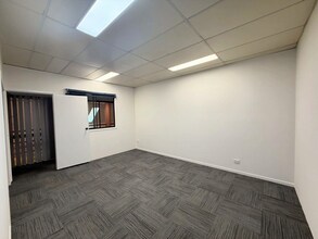 77 Redcliffe Pde, Redcliffe for lease Interior Photo- Image 2 of 8