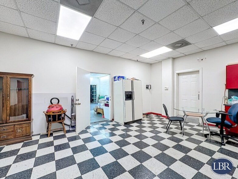 912 E New Haven Ave, Melbourne, FL à vendre - Photo intérieure - Image 2 de 13