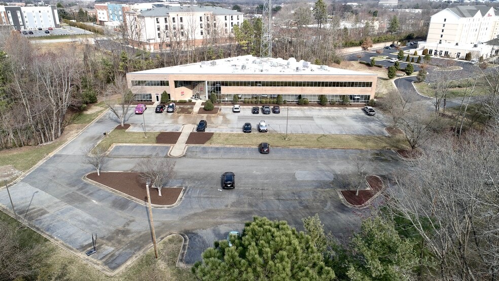 2 Pai Park, Greensboro, NC for sale - Building Photo - Image 2 of 8