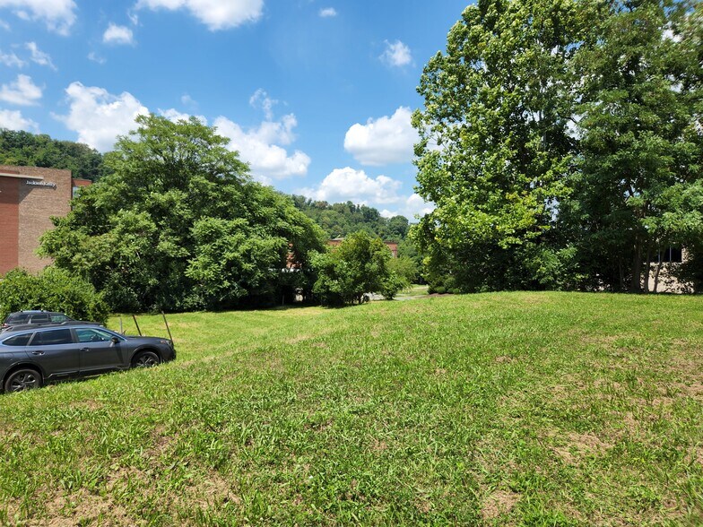 145 Clay St, Morgantown, WV à vendre - Photo du bâtiment - Image 3 de 20