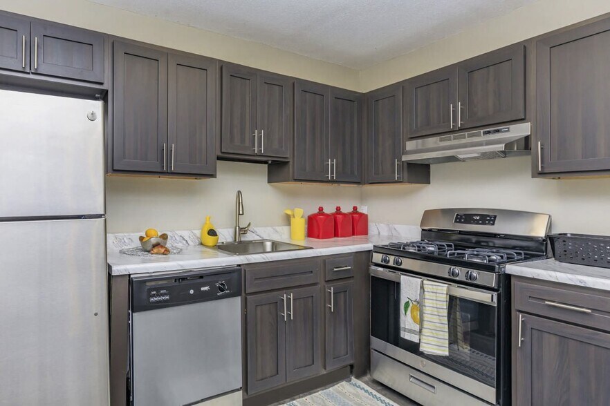 3901 Suitland Rd, Suitland, MD à vendre - Photo du bâtiment - Image 2 de 76