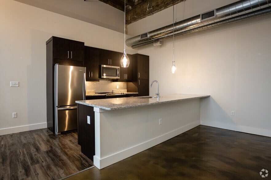 538 Erie Blvd W, Syracuse, NY à louer - Photo intérieure - Image 3 de 29