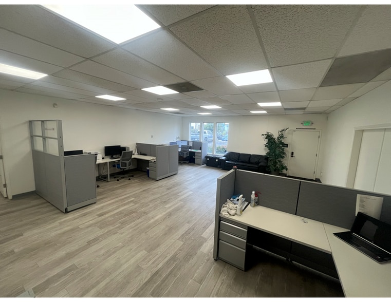 41 Hangar Way, Watsonville, CA for lease - Building Photo - Image 2 of 5