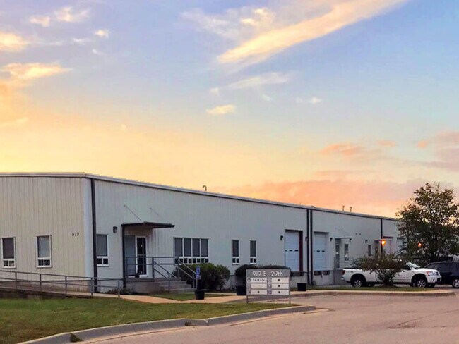 Plus de détails pour 919 E 29th St, Lawrence, KS - Industriel à louer