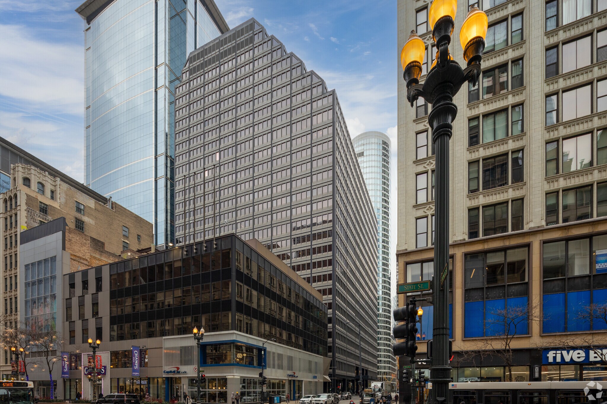 33 W Monroe St, Chicago, IL à louer Photo du bâtiment- Image 1 de 7