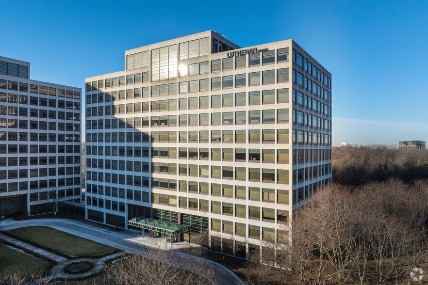 8765 W Higgins Rd, Chicago, IL à louer - Photo du bâtiment - Image 1 de 6