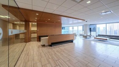 585 8th Ave SW, Calgary, AB à louer Photo intérieure- Image 2 de 6