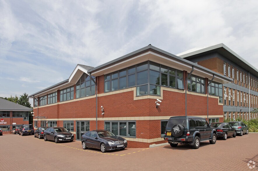 Manor Way, Borehamwood à vendre - Photo du bâtiment - Image 3 de 8