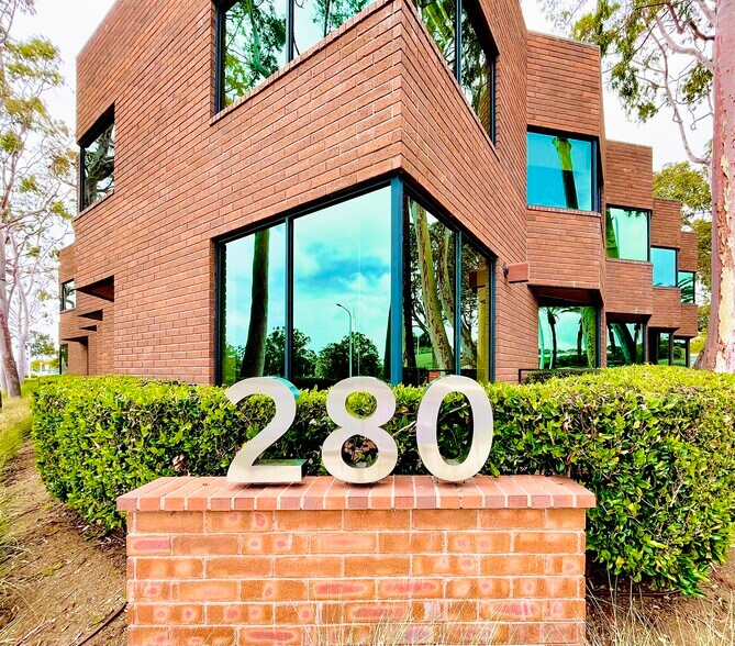 280 Newport Center Dr, Newport Beach, CA à louer - Photo du bâtiment - Image 2 de 9