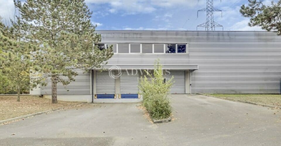 Industrial in Évry-Courcouronnes for lease - Building Photo - Image 1 of 4