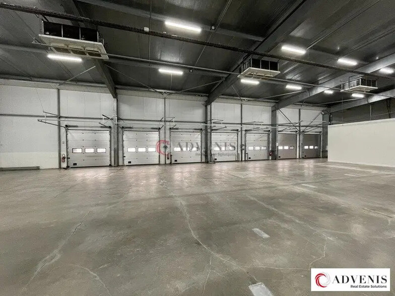 Flex in Bordeaux for lease - Interior Photo - Image 3 of 10