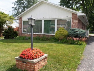 Plus de détails pour 128 Walter St, Bellevue, OH - Commerce de détail à vendre