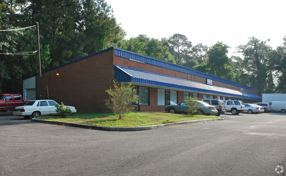 1611 Jaydell Cir, Tallahassee, FL à louer - Photo du bâtiment - Image 2 de 11