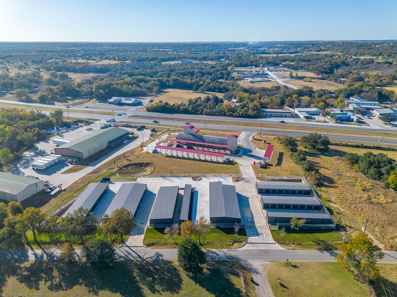 1321 Kerry ln, Azle, TX à vendre - Photo du bâtiment - Image 3 de 19