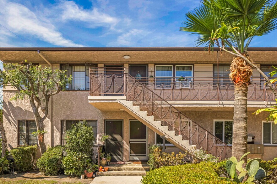 11061 Venice Blvd, Los Angeles, CA à vendre - Photo du bâtiment - Image 3 de 9