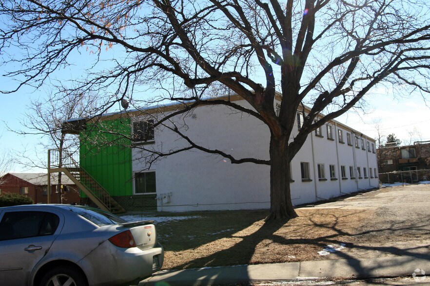 725 Moore St, Lakewood, CO à vendre - Photo du bâtiment - Image 3 de 17