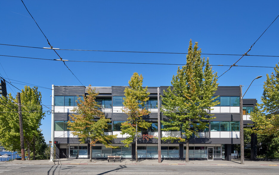 2825 Eastlake Ave E, Seattle, WA for lease - Building Photo - Image 2 of 13