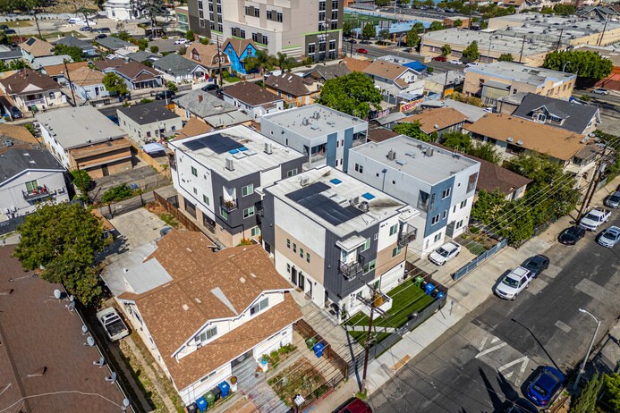 1629 S New Hampshire Ave, Los Angeles, CA à vendre - Photo du bâtiment - Image 1 de 29