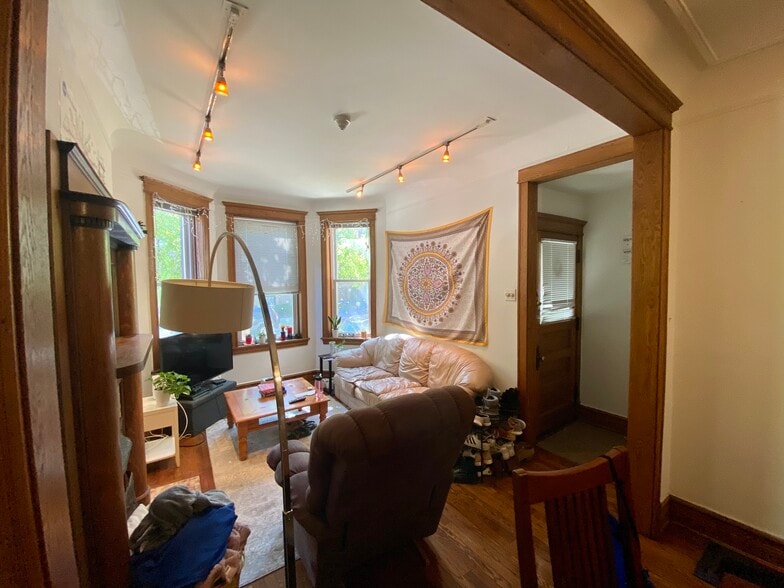 2439 N Seminary Ave, Chicago, IL for sale - Building Photo - Image 3 of 49