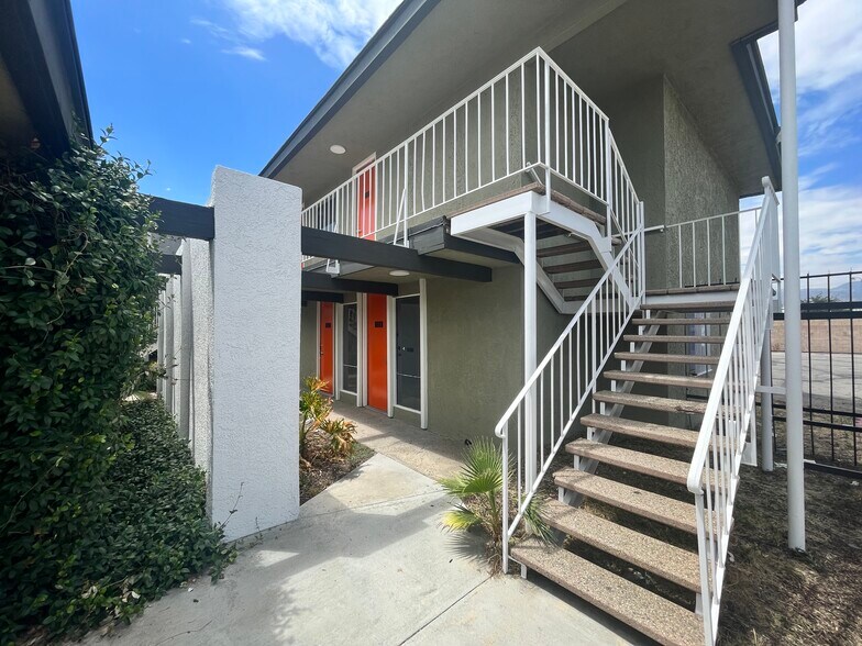 370 W 6th St, San Bernardino, CA for lease - Building Photo - Image 1 of 16