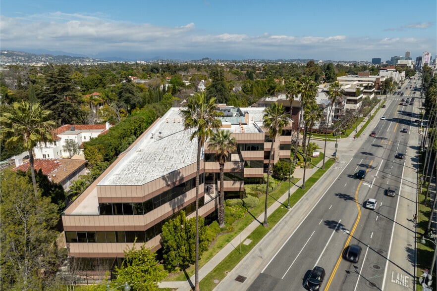 4601 Wilshire Blvd, Los Angeles, CA for lease - Building Photo - Image 3 of 7