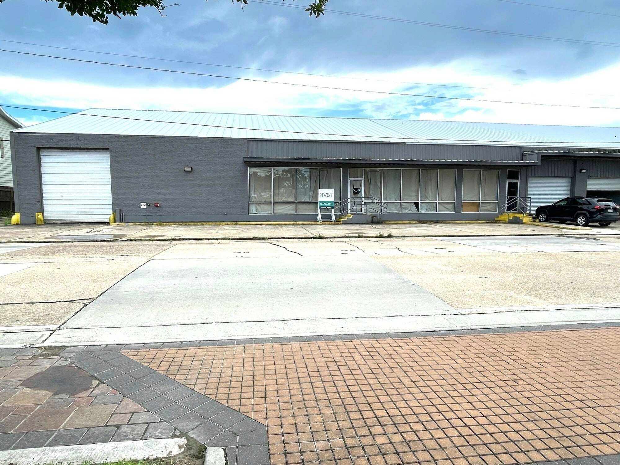 1201 Lakeshore Dr, Lake Charles, LA à louer Photo du bâtiment- Image 1 de 6