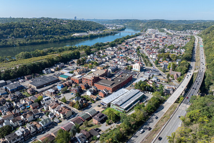 The Fort Pitt Brewery Complex portefeuille de 2 propriétés à vendre sur LoopNet.ca - Photo du b timent - Image 2 de 14