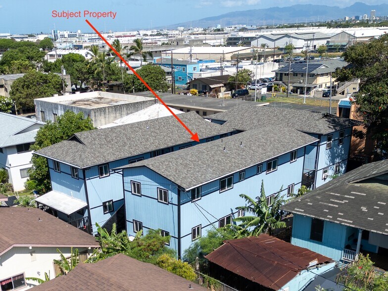 815 Lopez Ln, Honolulu, HI à vendre - Photo du bâtiment - Image 1 de 37