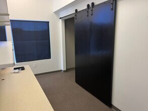 343 Wellsian Way, Richland, WA à louer Photo du bâtiment- Image 2 de 11