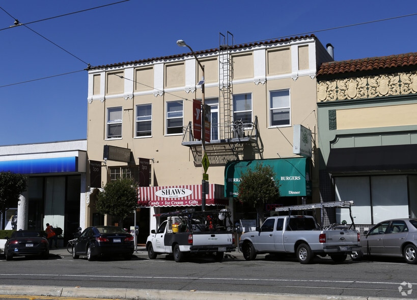 118-126 W Portal Ave, San Francisco, CA for lease - Building Photo - Image 2 of 11
