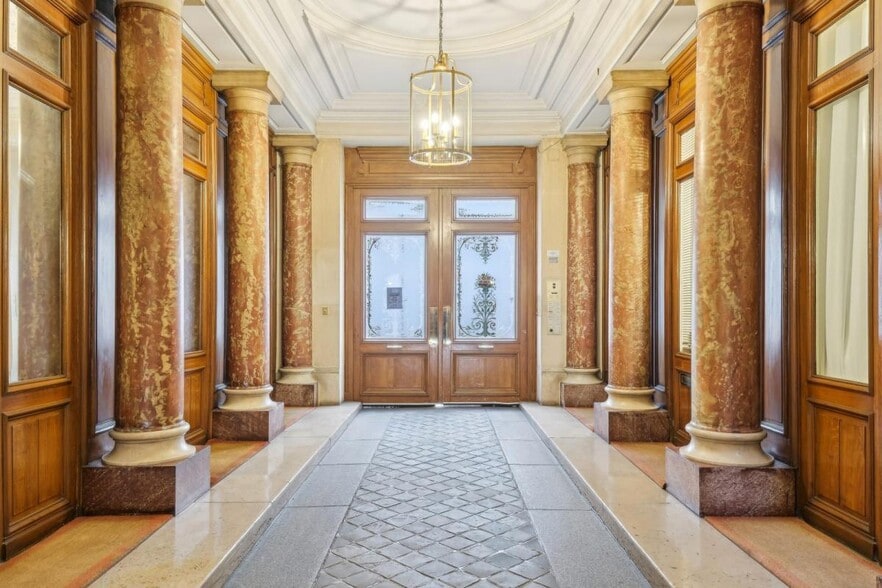 10 Avenue De L'Opera, Paris for sale - Lobby - Image 3 of 22