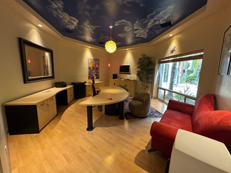 3955 Coffee Rd, Bakersfield, CA à louer - Photo du bâtiment - Image 3 de 13