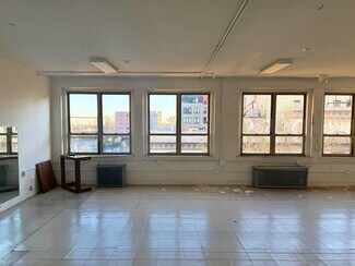 Plus de détails pour 81 Centre St, New Rochelle, NY - Bureau à louer