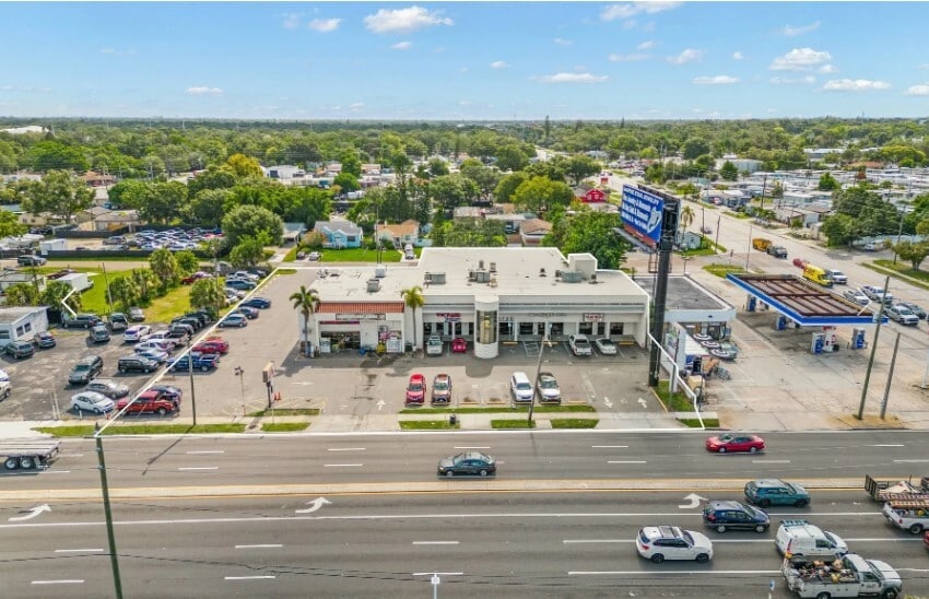 6251 US Highway 19 N, Pinellas Park, FL à louer - Photo du bâtiment - Image 1 de 28