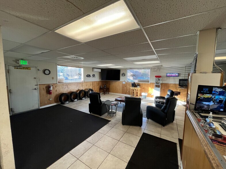 11072 W 44th Ave, Wheat Ridge, CO à vendre - Photo du bâtiment - Image 2 de 18