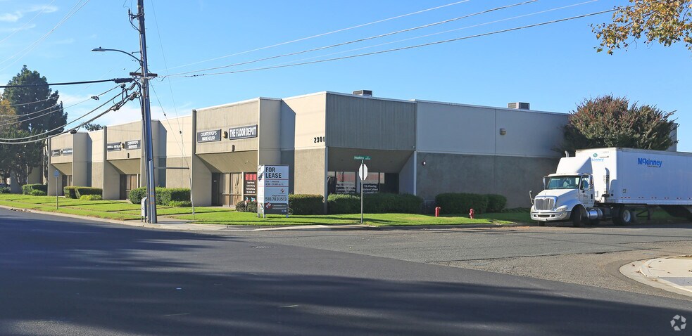 2361 Industrial Pky W, Hayward, CA à louer - Photo du bâtiment - Image 1 de 4