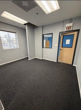 4920 S Central Ave, Forest View, IL for lease Interior Photo- Image 1 of 10
